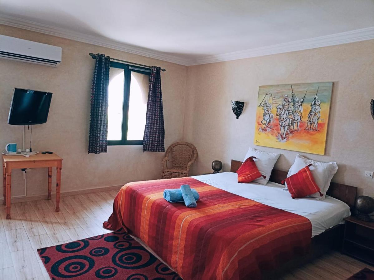 Les Jardins D Amizmiz 6 Piscines Bed & Breakfast Wawizelte Luaran gambar