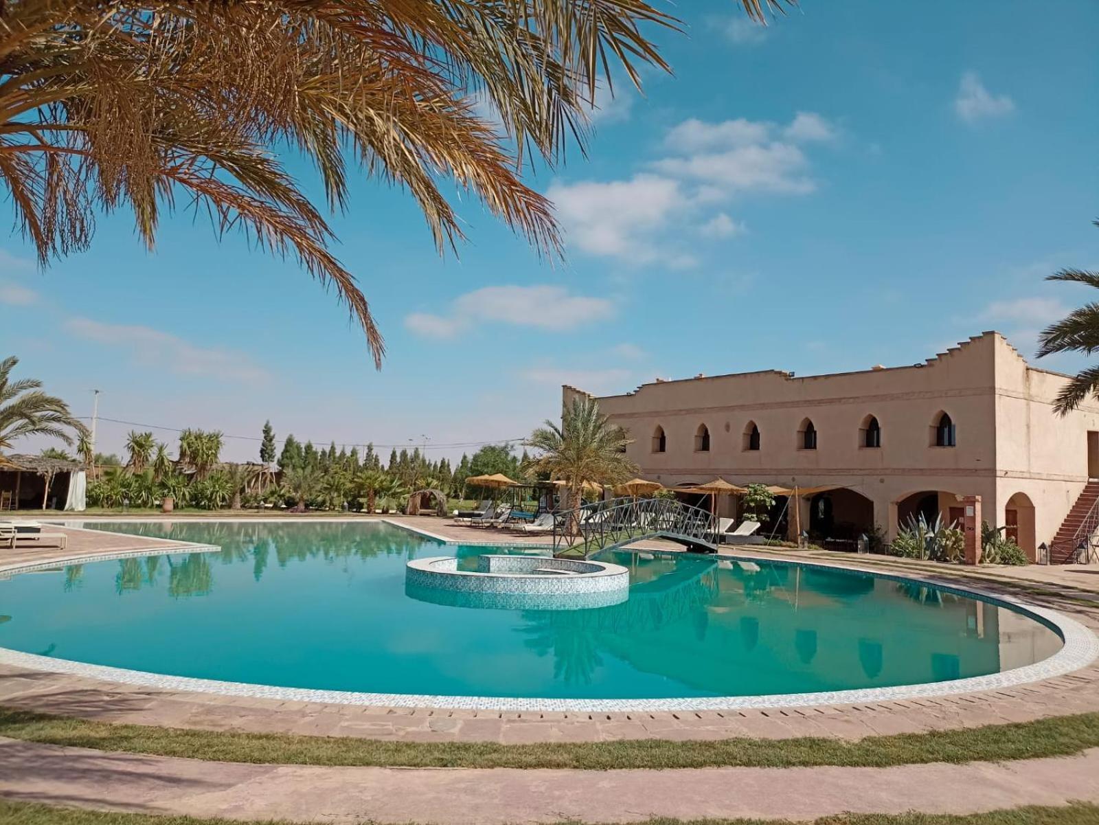 Les Jardins D Amizmiz 6 Piscines Bed & Breakfast Wawizelte Luaran gambar