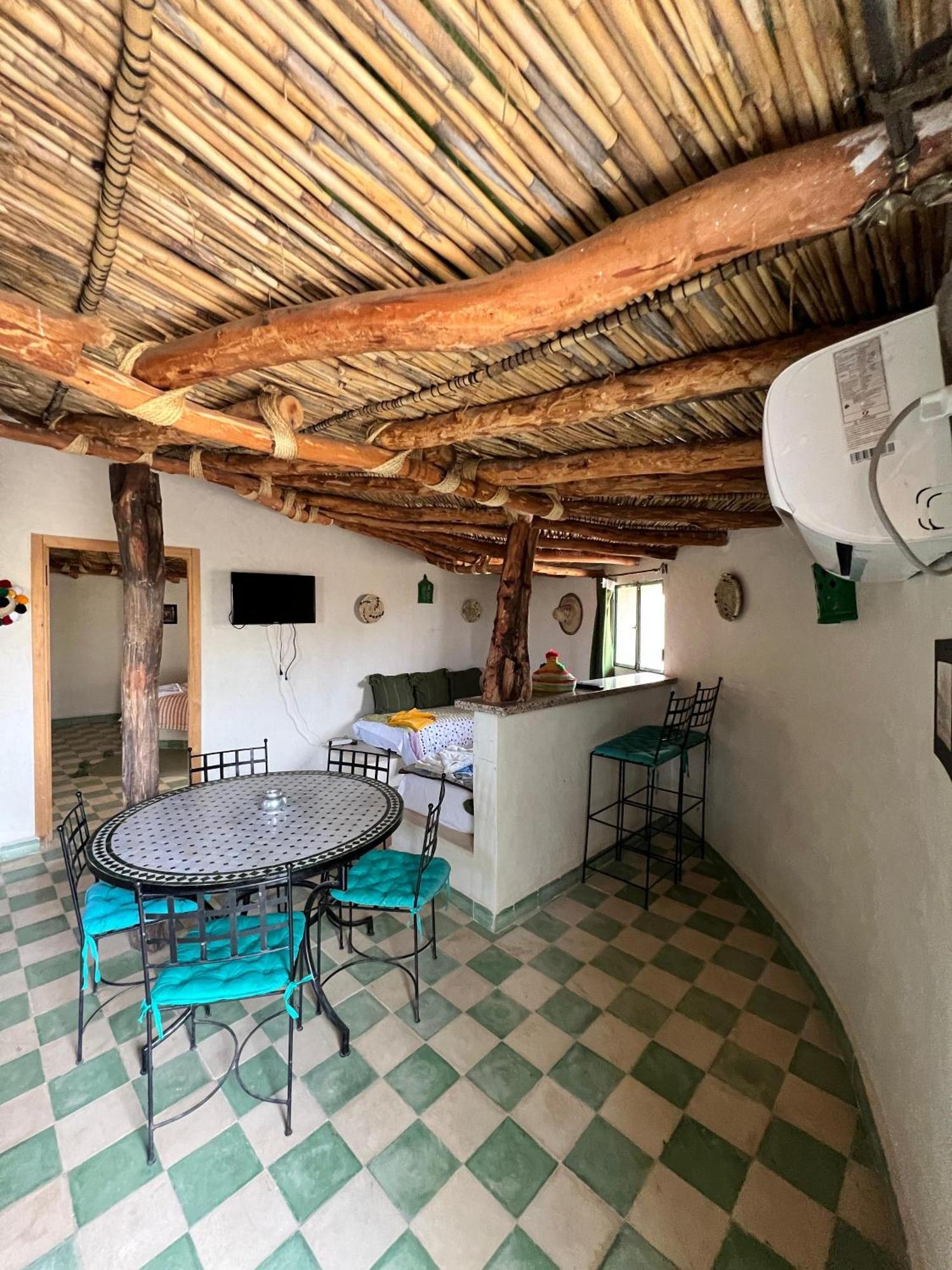 Les Jardins D Amizmiz 6 Piscines Bed & Breakfast Wawizelte Luaran gambar