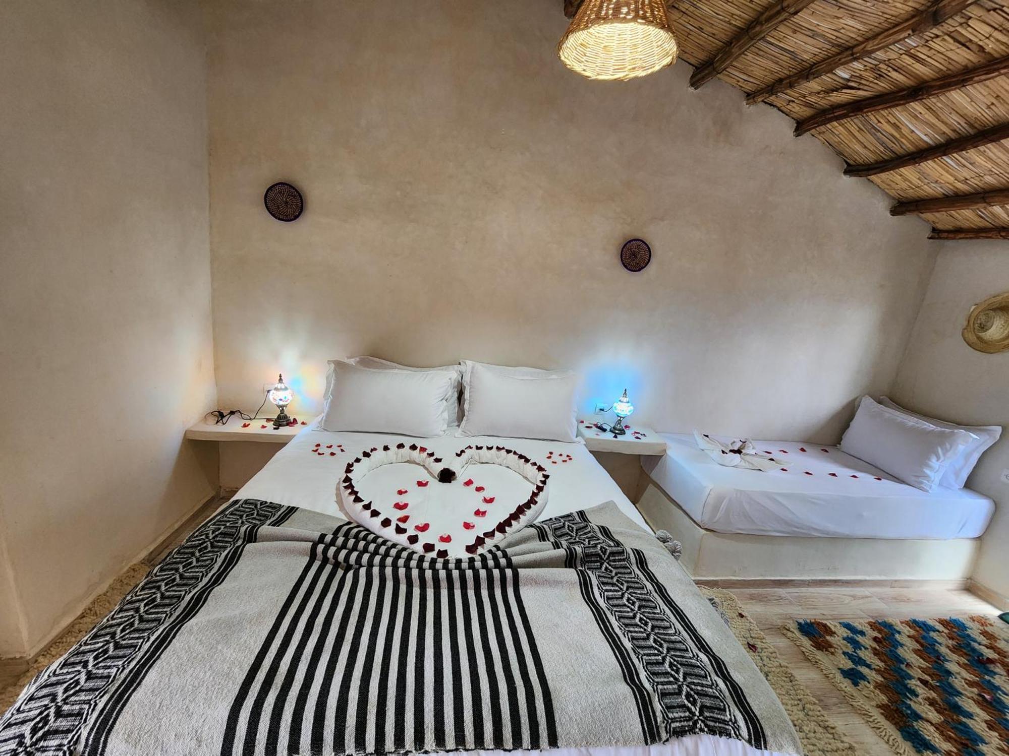 Les Jardins D Amizmiz 6 Piscines Bed & Breakfast Wawizelte Luaran gambar