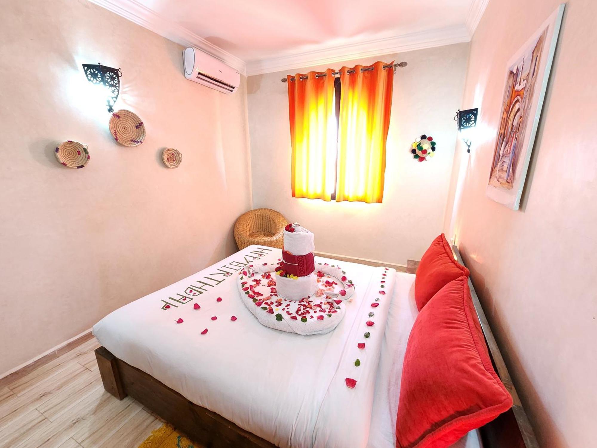 Les Jardins D Amizmiz 6 Piscines Bed & Breakfast Wawizelte Luaran gambar