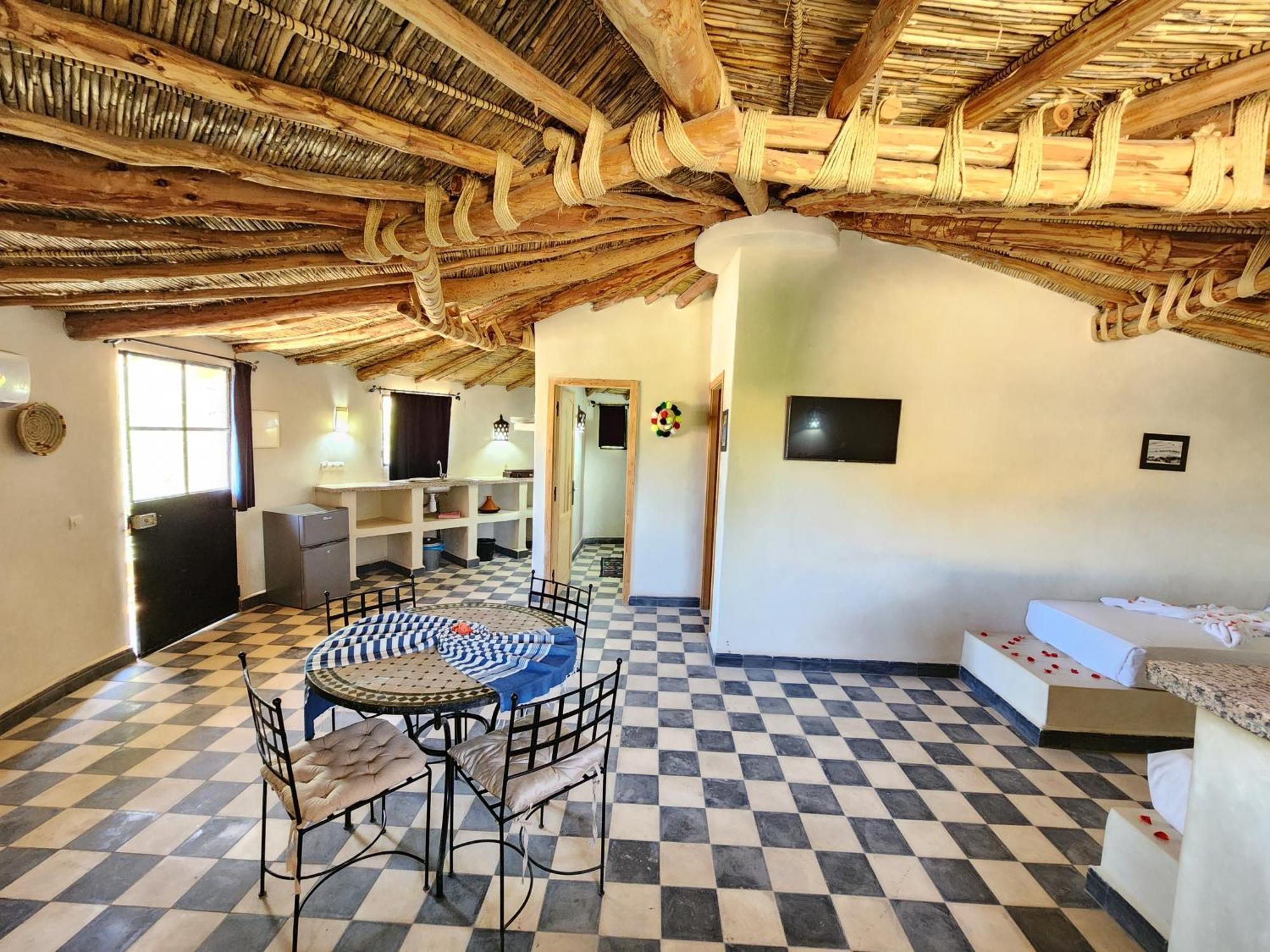 Les Jardins D Amizmiz 6 Piscines Bed & Breakfast Wawizelte Luaran gambar