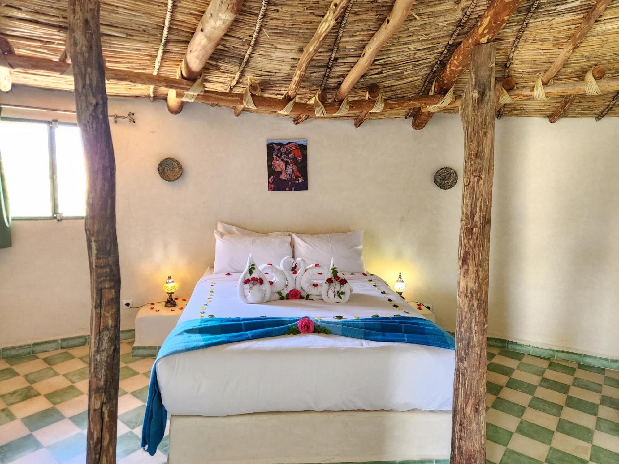 Les Jardins D Amizmiz 6 Piscines Bed & Breakfast Wawizelte Luaran gambar