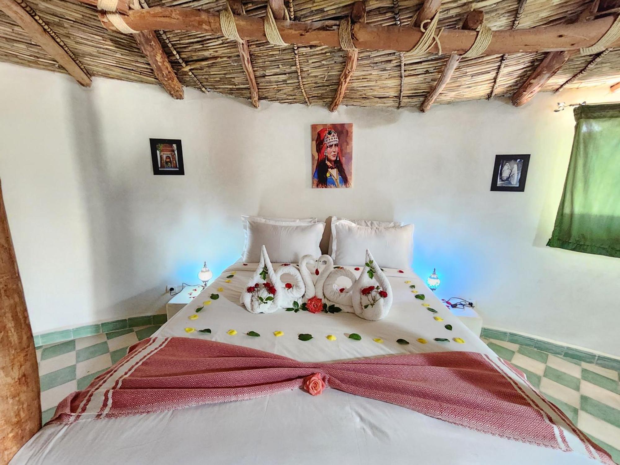 Les Jardins D Amizmiz 6 Piscines Bed & Breakfast Wawizelte Luaran gambar