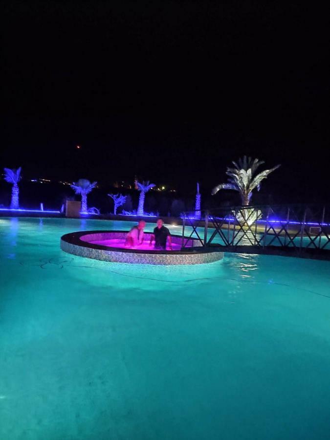 Les Jardins D Amizmiz 6 Piscines Bed & Breakfast Wawizelte Luaran gambar